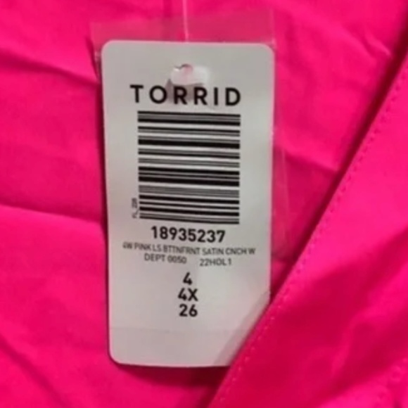 Torrid Size 26 / 4XL Barbie Pink Satin Blouse NWT - Picture 6 of 6